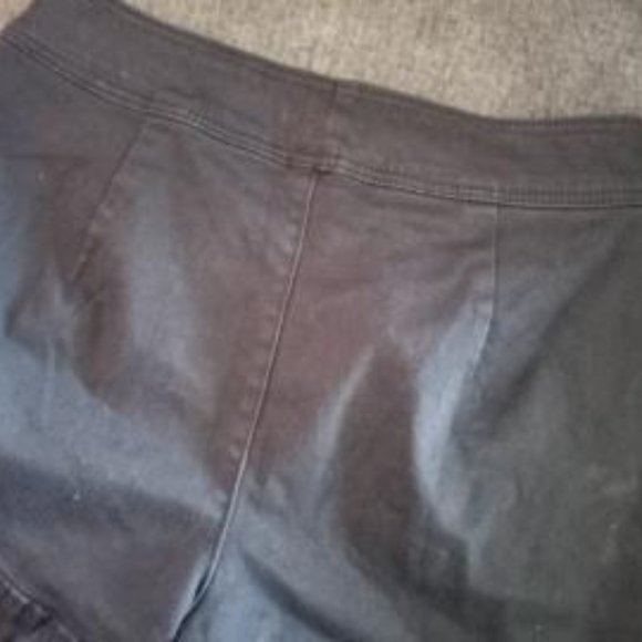 BLACK HIGH WAIST SHORT SHORTS - Picture 5 of 6